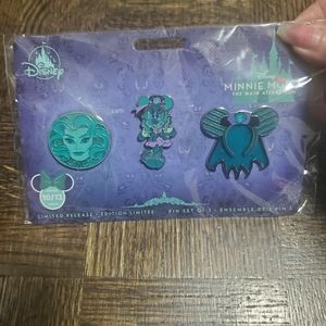 Disney Minnie Main Attraction pin set